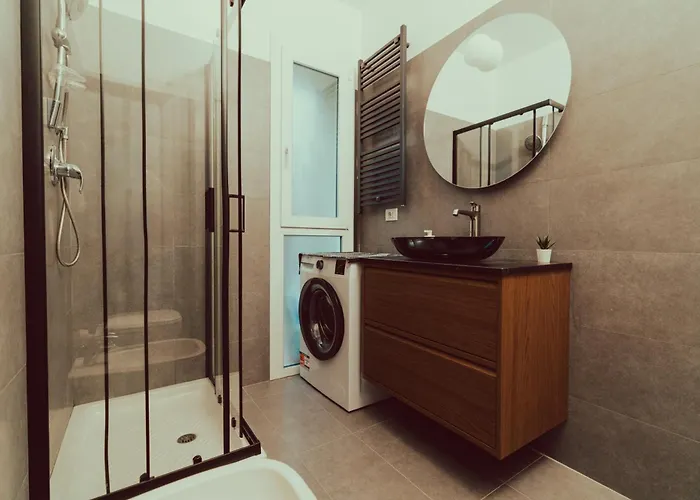 Wood Exclusive With Free Parking